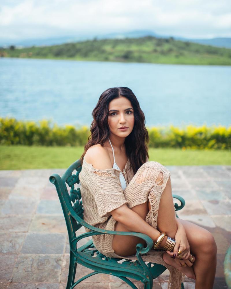 jasmin-bhasin-hot-photos